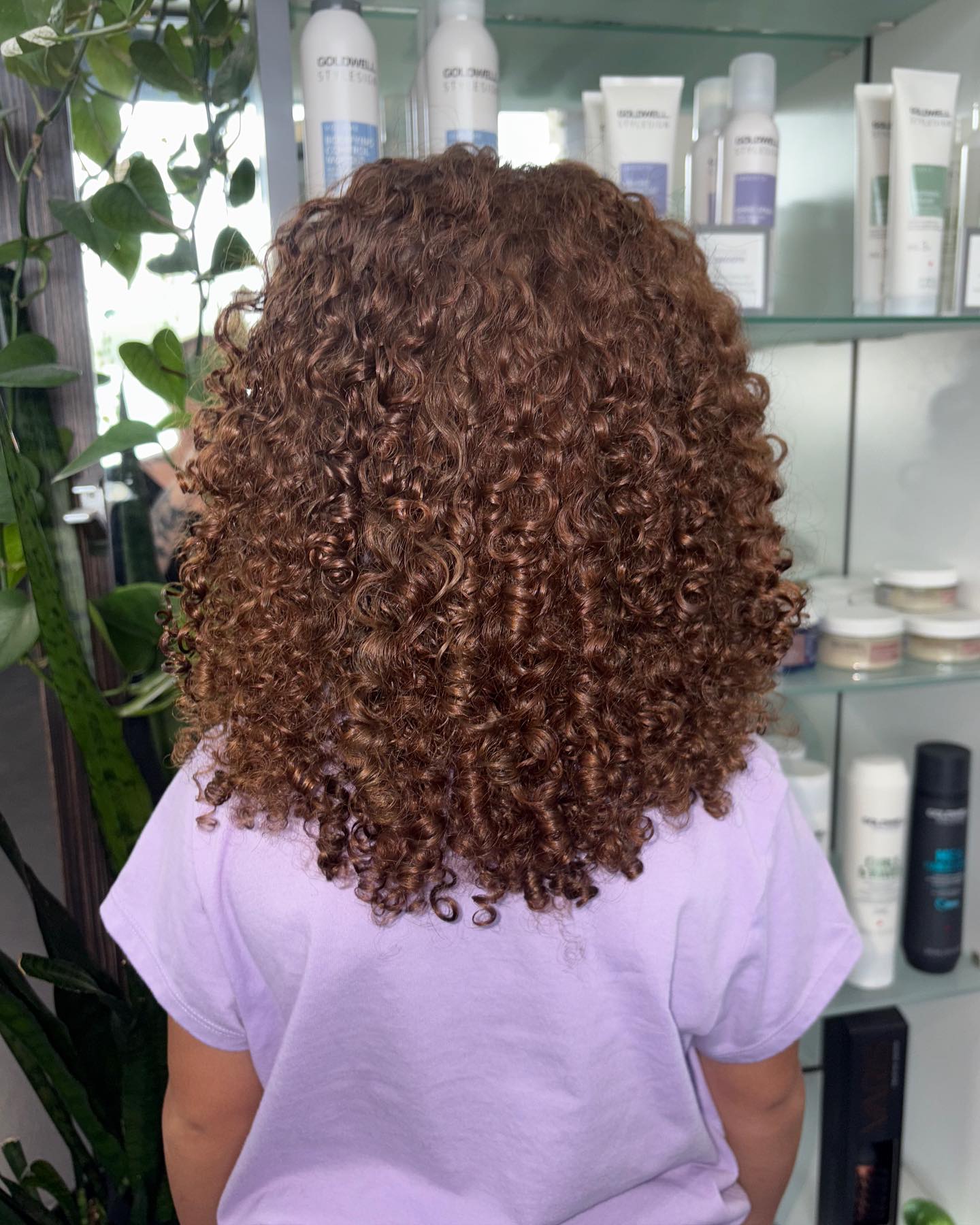 We do curly cuts! 💜 
Book an appointment using the link in our bio or give us a call just before summer!! 
📌 New clients receive 10% off any service 

www.burmanandco.com
303-706-9626 
@burmanandco
@goldwellus
@kerasilk
__________________________________________________

#precisioncuts #goldwellus #kerasilkpartner  #coloradohair #lonetree #burmanandco #signaturelooks #curlycuts